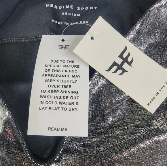 Heroine Sport Marvel Leggings Pants Platinum Size Medium NWT Discontinued Color - Picture 2 of 8